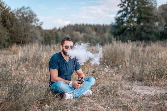 E-liquidy analiza por qué los cigarrillos electronicos prohibidos en chile generan controversia entre usuarios y autoridades