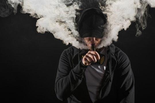 Comparativa y riesgos de IBvape e-cigareta frente a la creencia de que cigarrillos electronicos es mas dañino según estudios recientes
